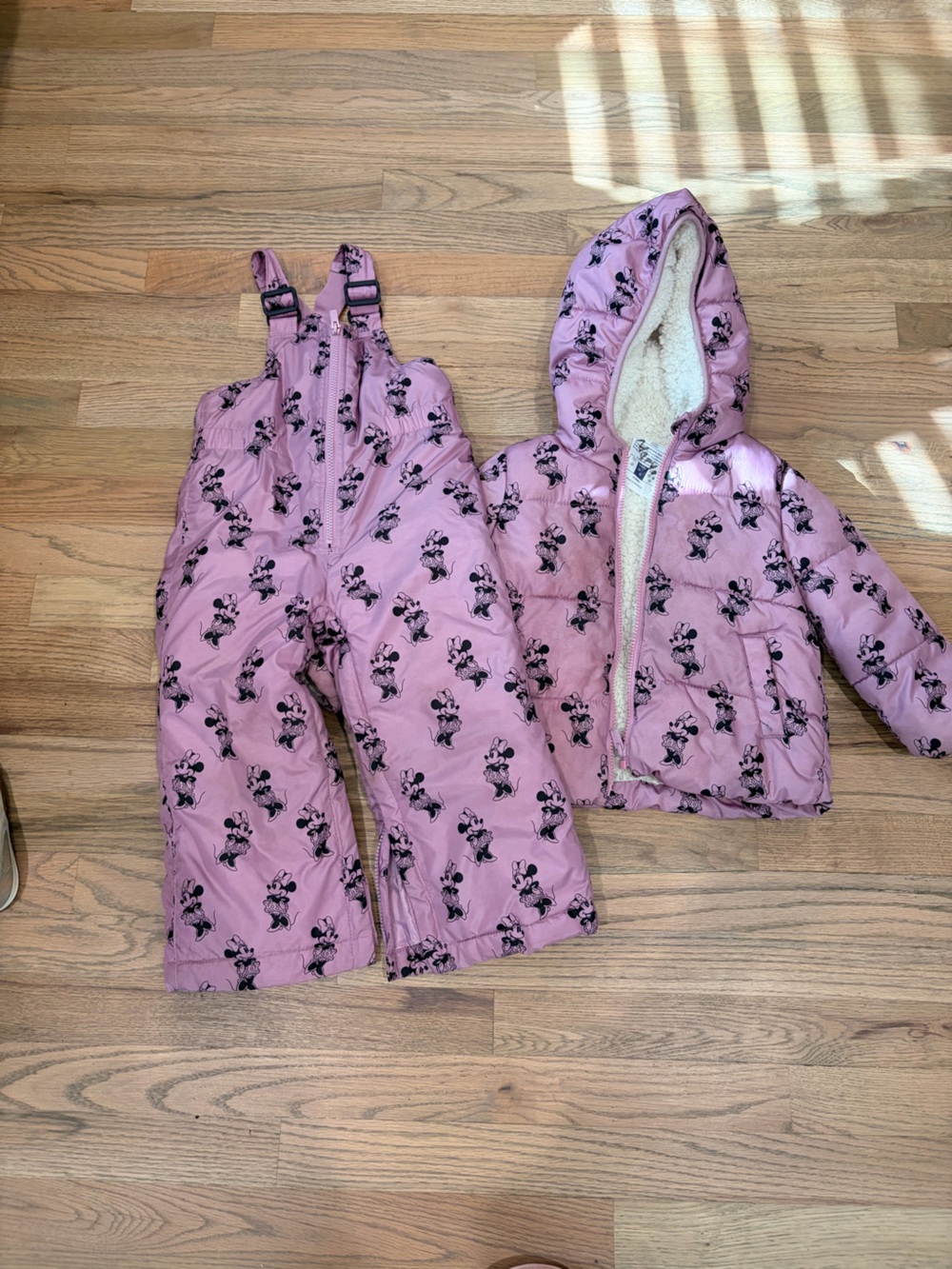 Gap Minnie Mouse winter jacket and snow pants